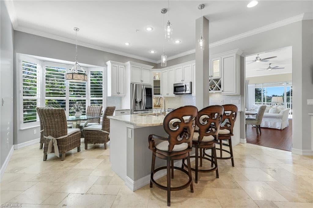 1840 Les Chateaux Blvd 4-201, Naples, FL 34109-7