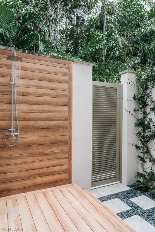 355 7th Ave S, Naples, FL 34102-22