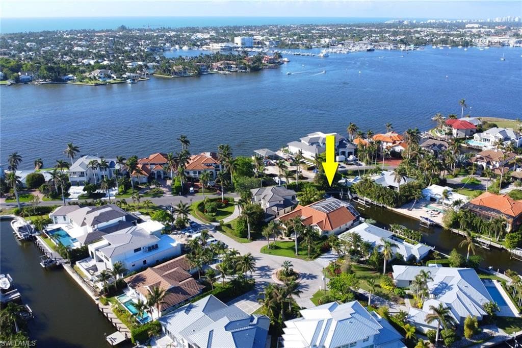 1275 Cobia Ct, Naples, FL 34102-25