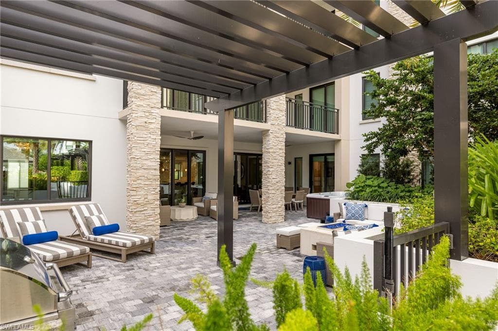 1130 3rd Ave S 208, Other, FL 34102-3