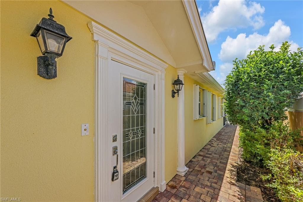 7812 Umberto Ct, Naples, FL 34114-2