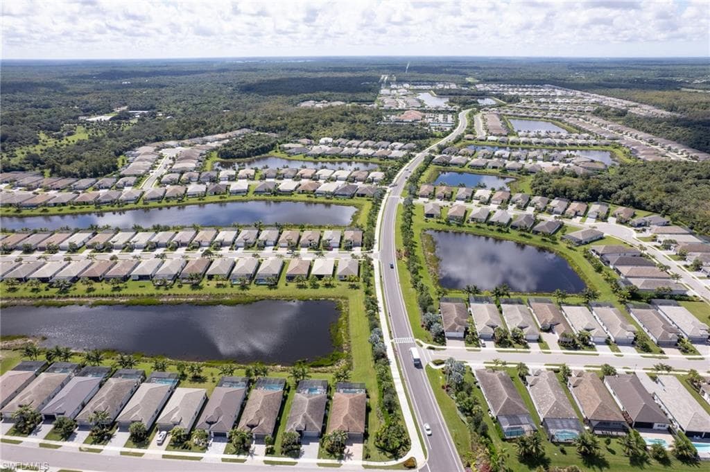 11555 Jacaranda Dr, Naples, FL 34120-37