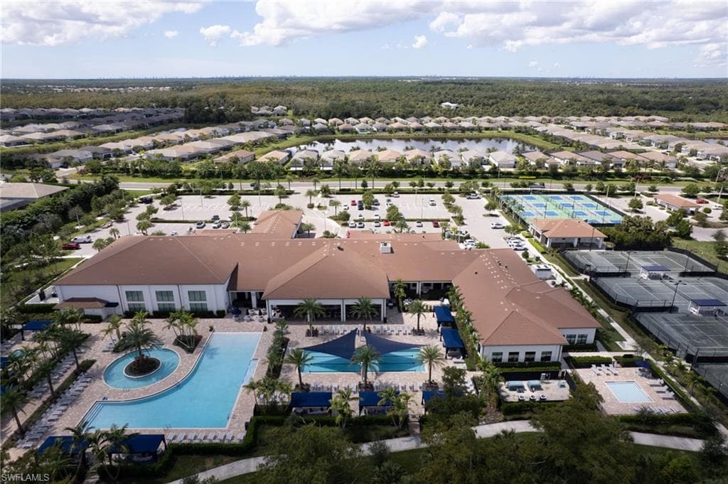 11555 Jacaranda Dr, Naples, FL 34120-38