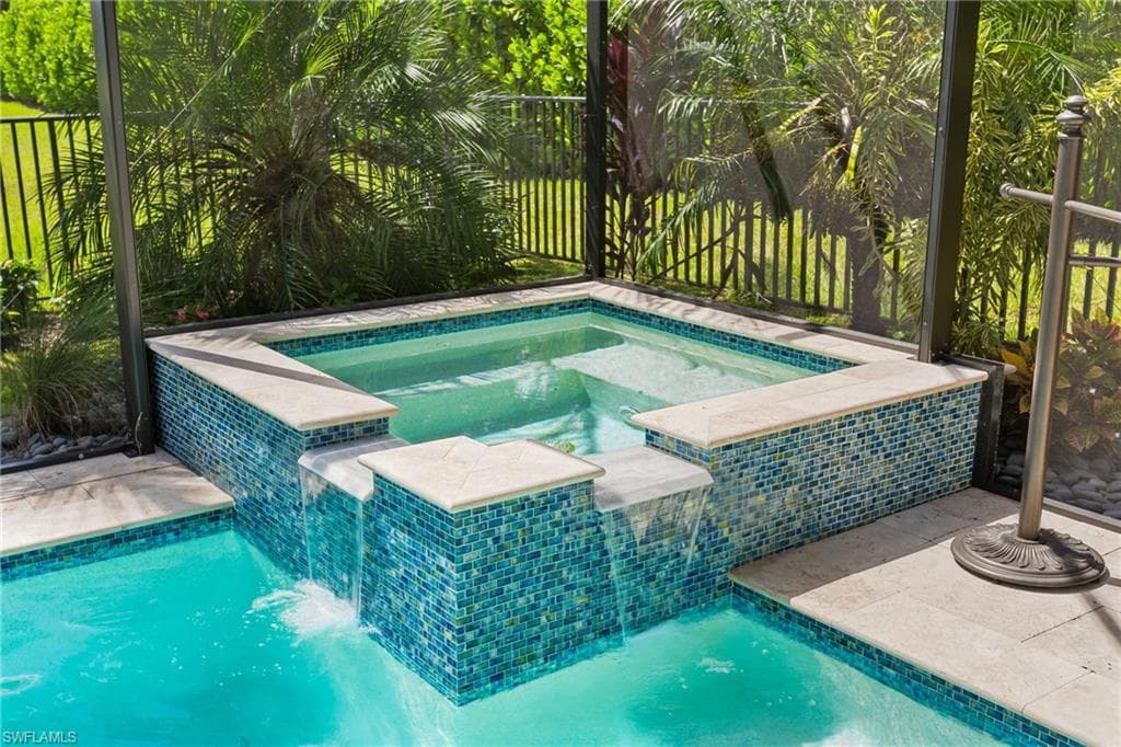 11555 Jacaranda Dr, Naples, FL 34120-4