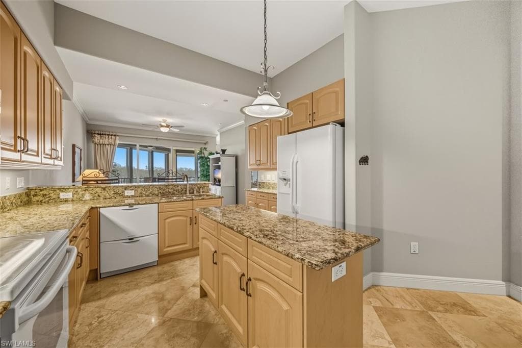 560 El Camino Real 1202, Naples, FL 34119-12