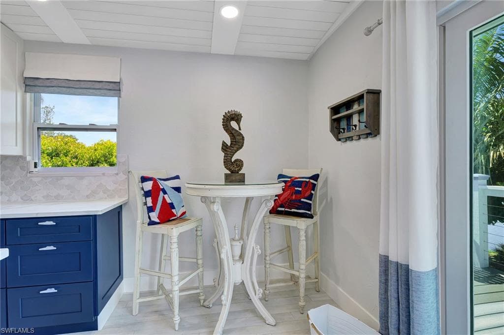 193 Cocohatchee St, Naples, FL 34110-12