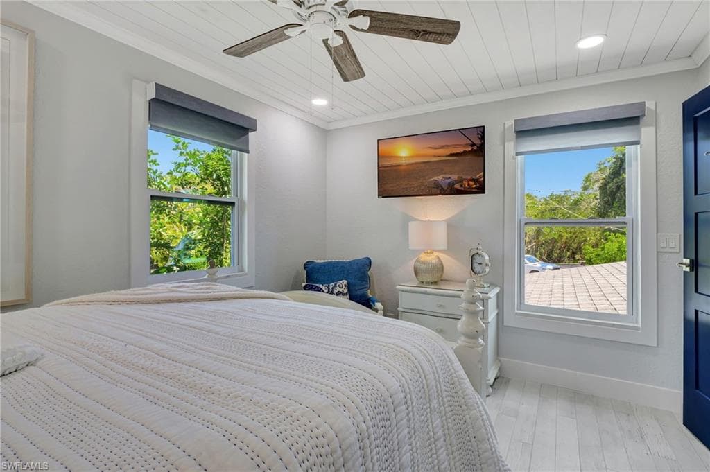 193 Cocohatchee St, Naples, FL 34110-15