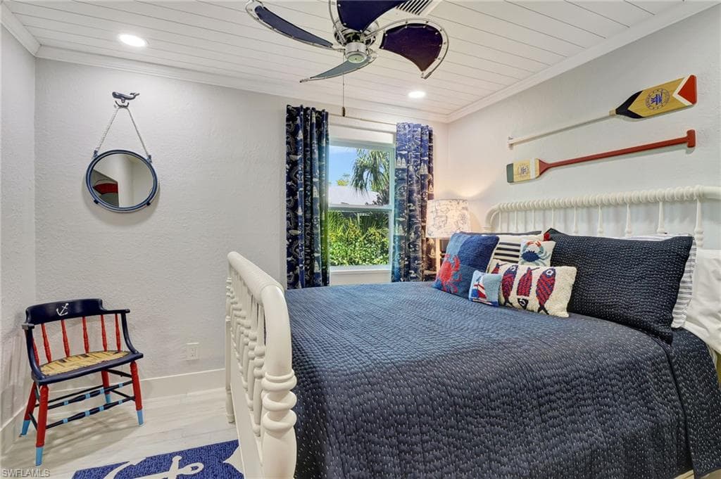 193 Cocohatchee St, Naples, FL 34110-19