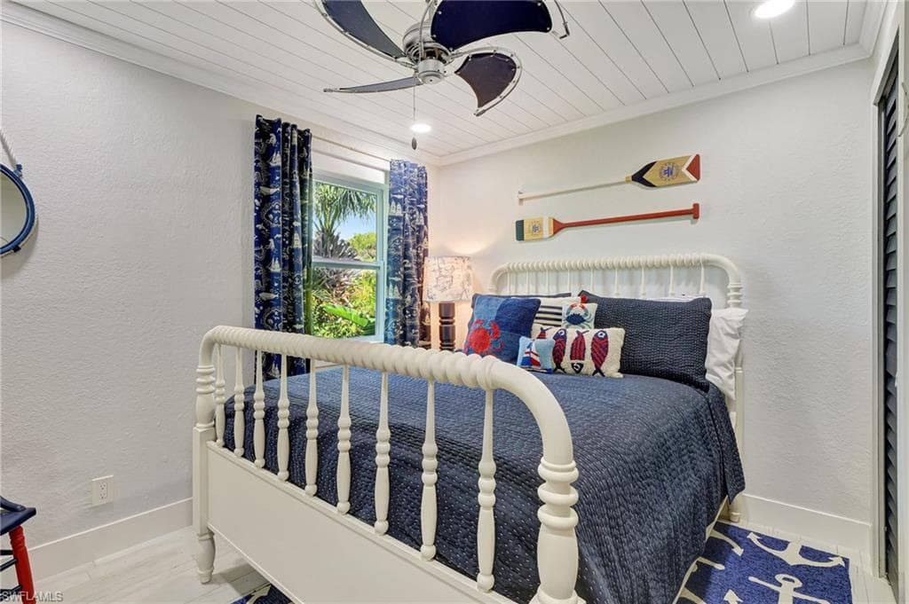 193 Cocohatchee St, Naples, FL 34110-20