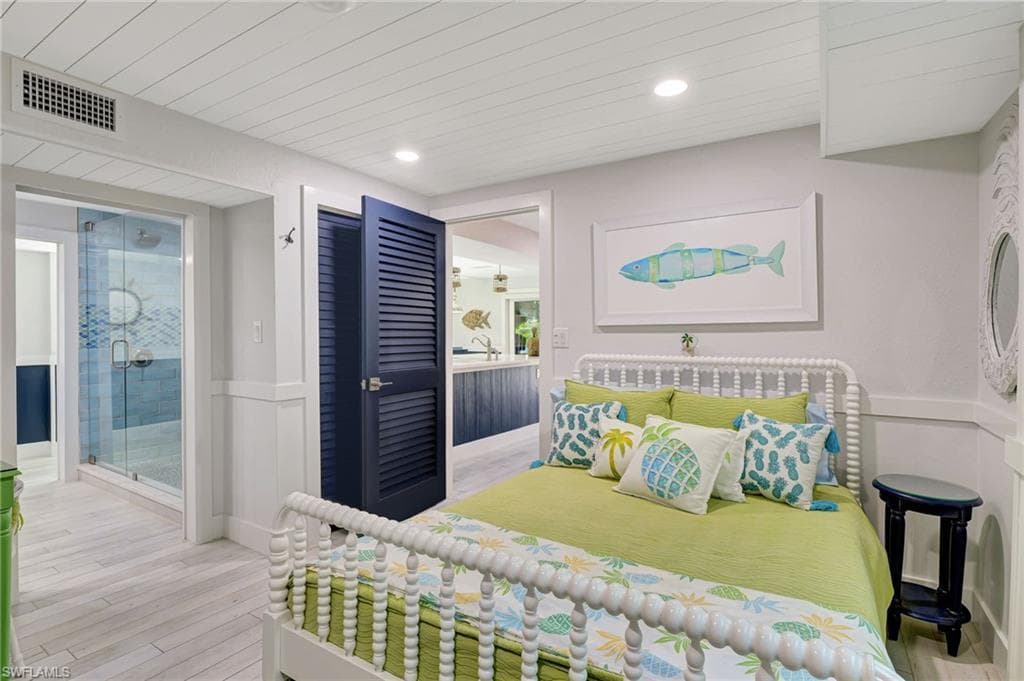 193 Cocohatchee St, Naples, FL 34110-28