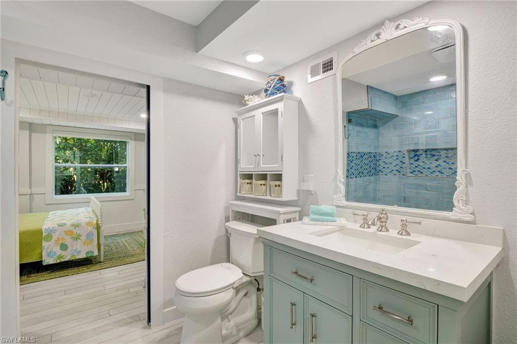 193 Cocohatchee St, Naples, FL 34110-30