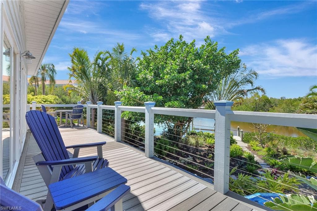 193 Cocohatchee St, Naples, FL 34110-4