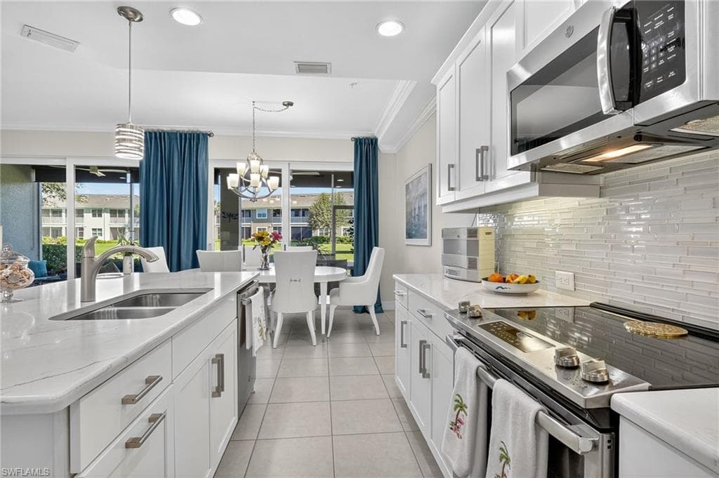 6960 Avalon Cir 803, Naples, FL 34112-11
