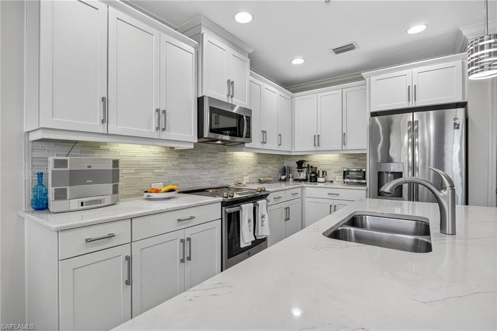 6960 Avalon Cir 803, Naples, FL 34112-13