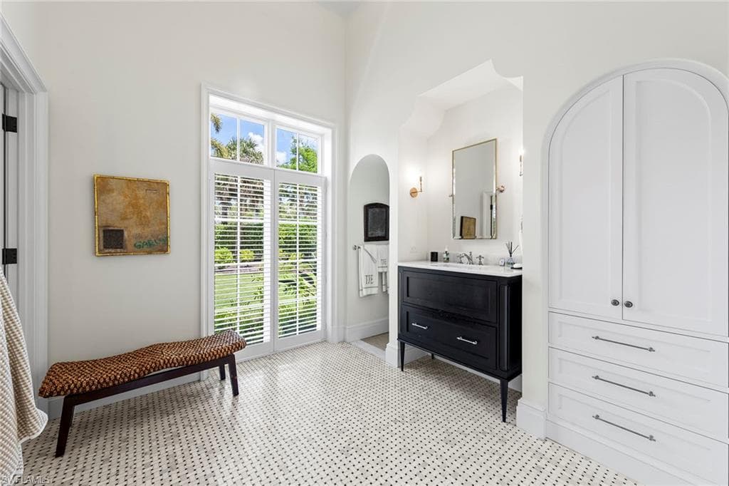 28740 Blaisdell Dr, Naples, FL 34119-26