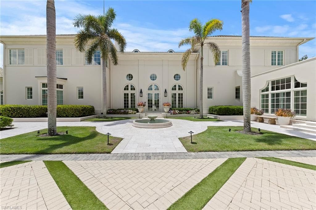 28740 Blaisdell Dr, Naples, FL 34119-1
