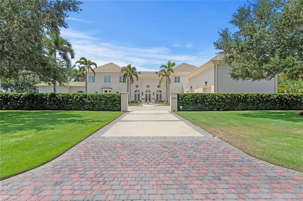 28740 Blaisdell Dr, Naples, FL 34119-2