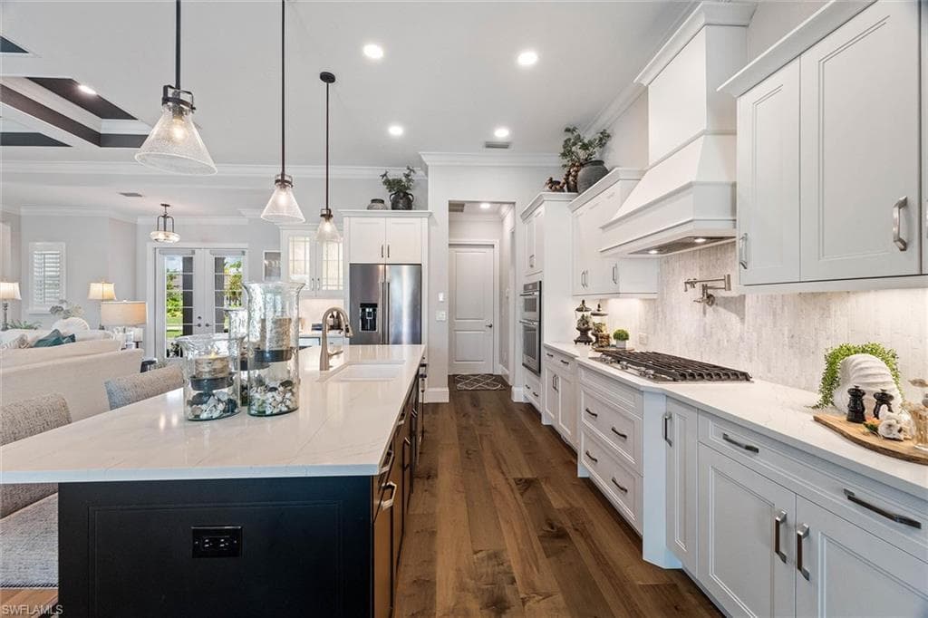 14394 Laguna Springs Ln, Naples, FL 34114-15