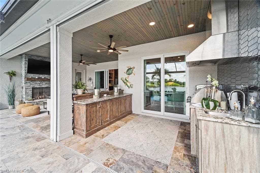 14394 Laguna Springs Ln, Naples, FL 34114-39