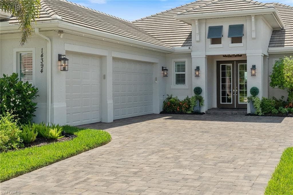 14394 Laguna Springs Ln, Naples, FL 34114-5