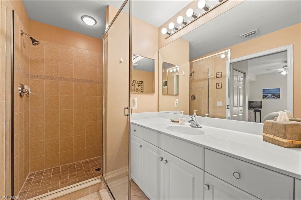 4000 Loblolly Bay Dr 8-206, Naples, FL 34114-15