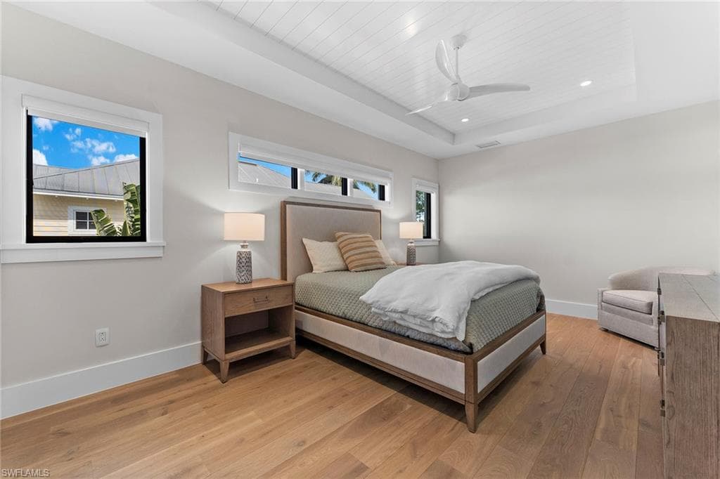 644 Lake Dr, Naples, FL 34102-29