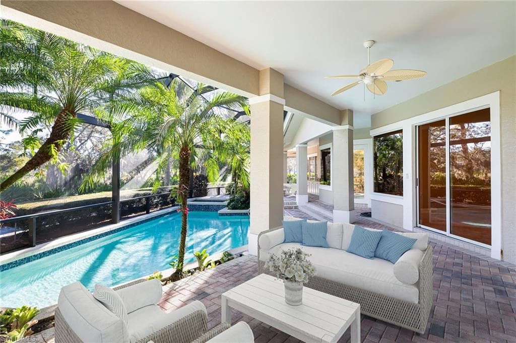 896 Barcarmil Way, Naples, FL 34110-8