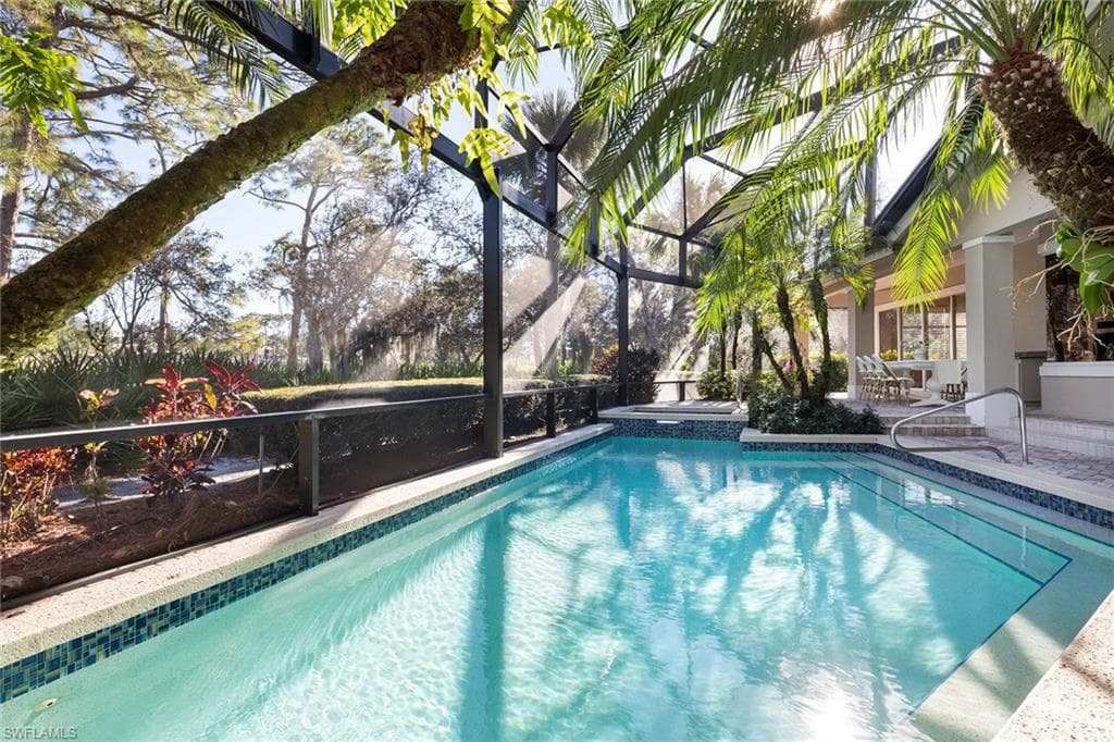 896 Barcarmil Way, Naples, FL 34110-4