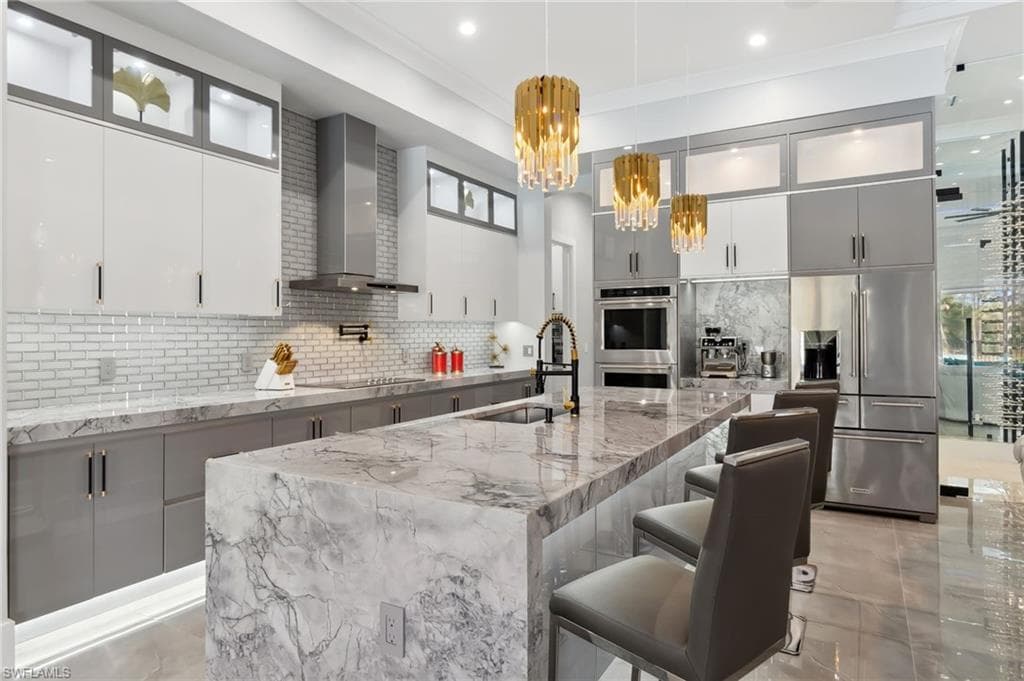 431 16th Ave NE, Naples, FL 34120-16