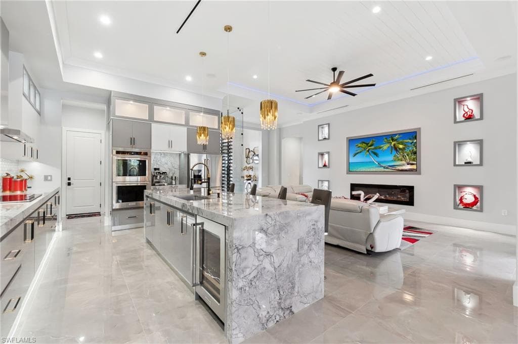 431 16th Ave NE, Naples, FL 34120-17