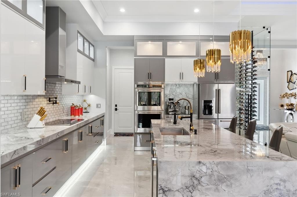 431 16th Ave NE, Naples, FL 34120-18