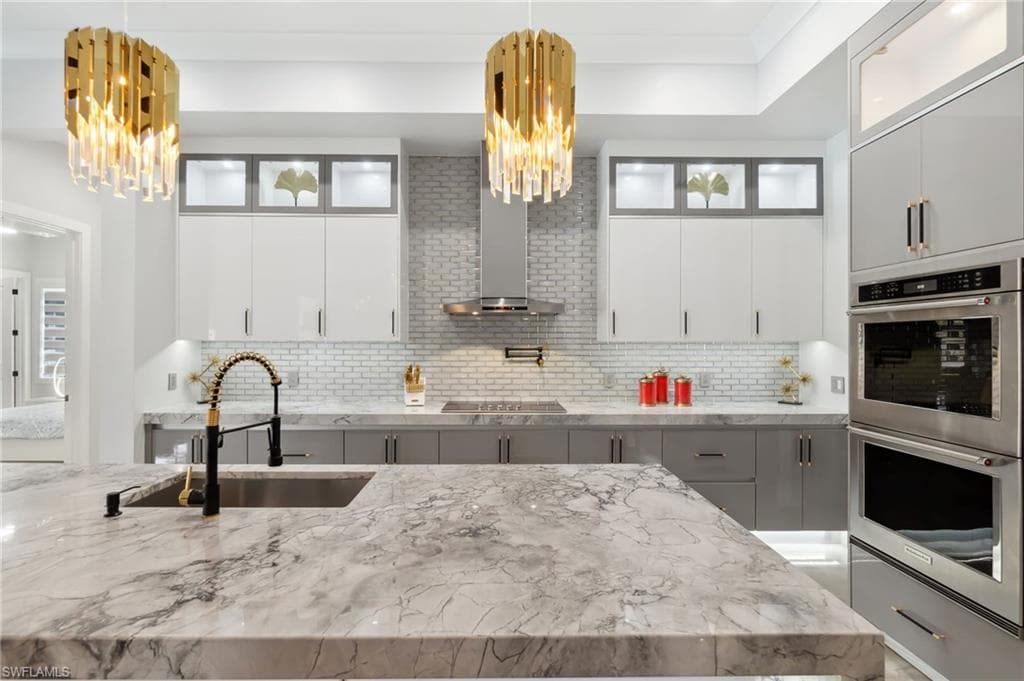 431 16th Ave NE, Naples, FL 34120-20