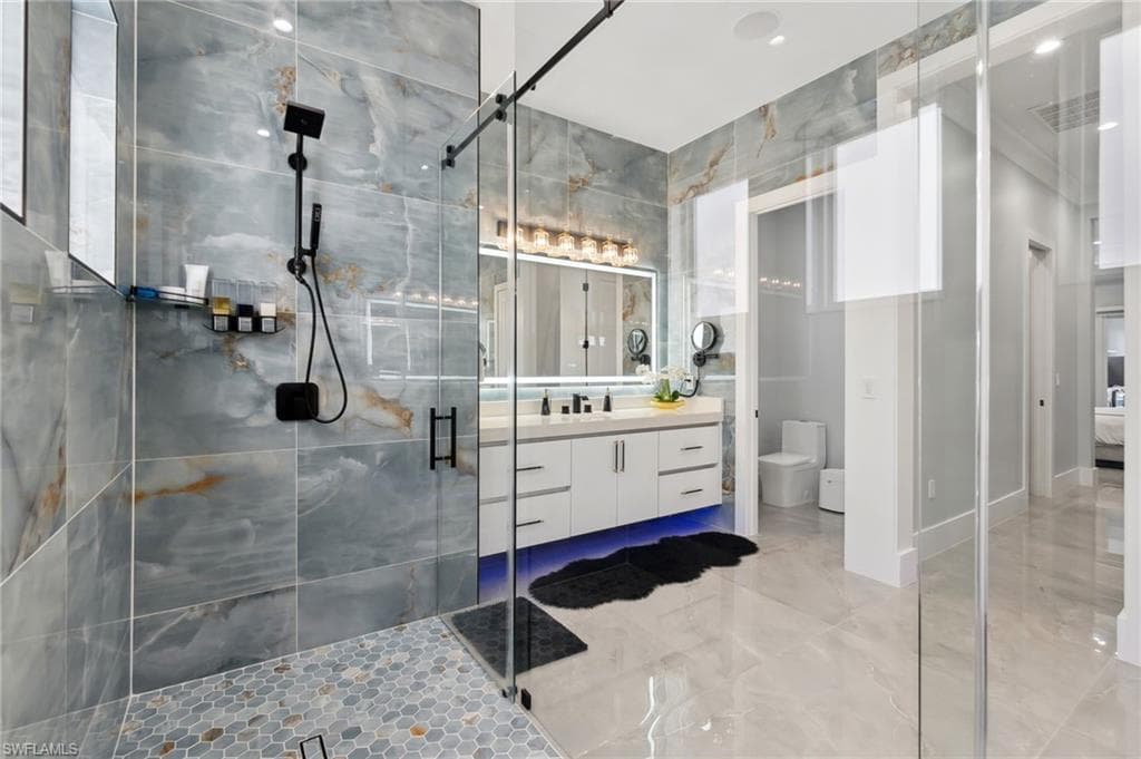 431 16th Ave NE, Naples, FL 34120-25