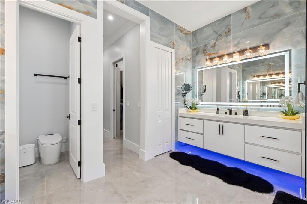 431 16th Ave NE, Naples, FL 34120-26