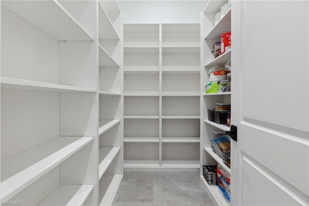 431 16th Ave NE, Naples, FL 34120-27