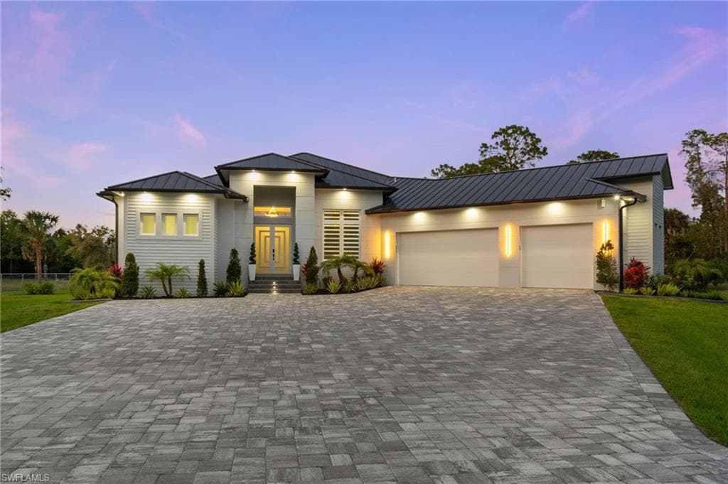 431 16th Ave NE, Naples, FL 34120-1