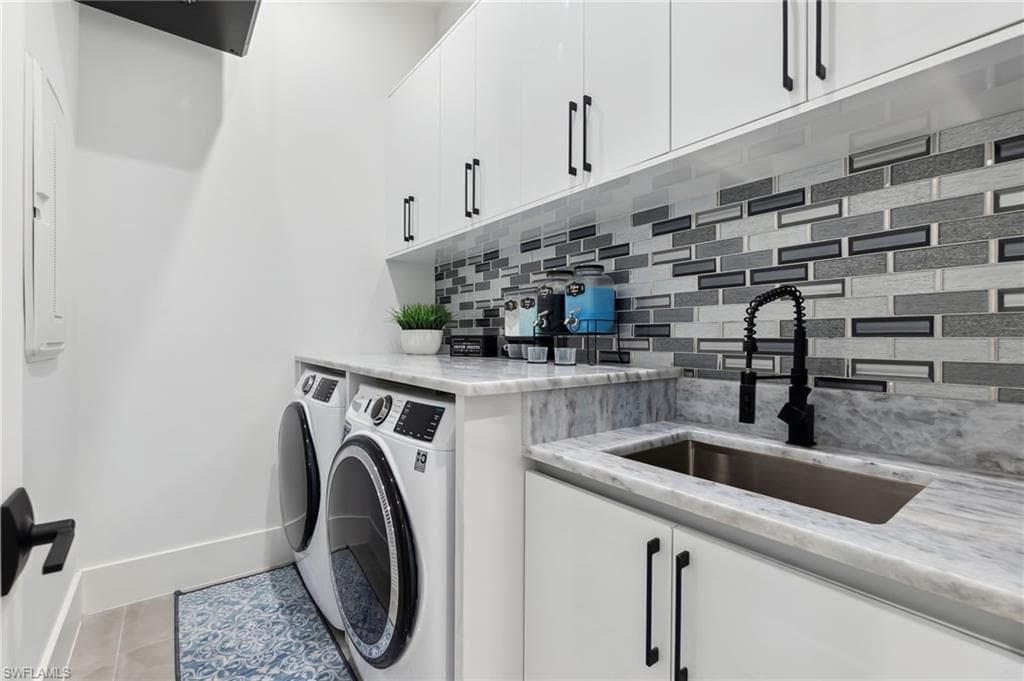 431 16th Ave NE, Naples, FL 34120-28