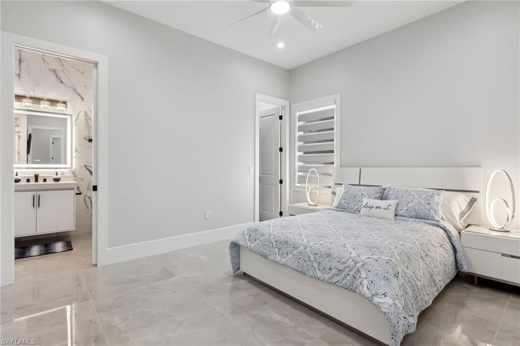 431 16th Ave NE, Naples, FL 34120-30