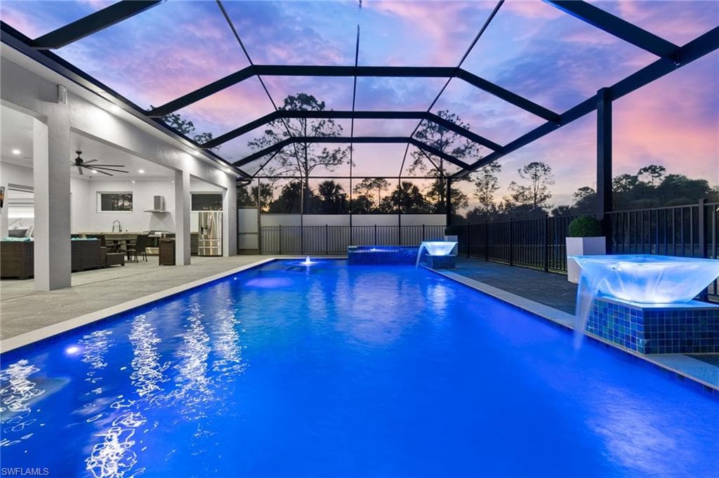 431 16th Ave NE, Naples, FL 34120-4