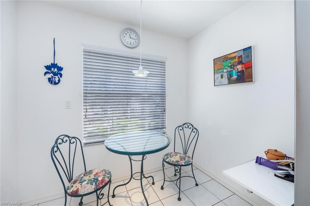 1090 Partridge Cir 201, Naples, FL 34104-13