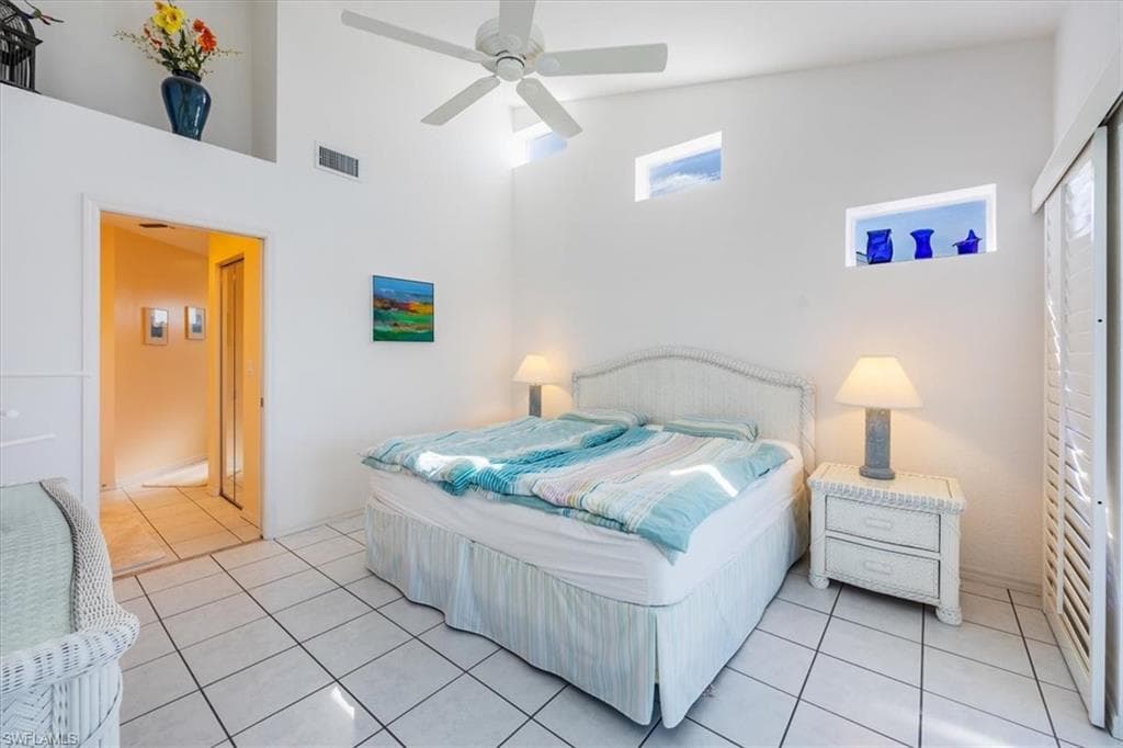 1090 Partridge Cir 201, Naples, FL 34104-16