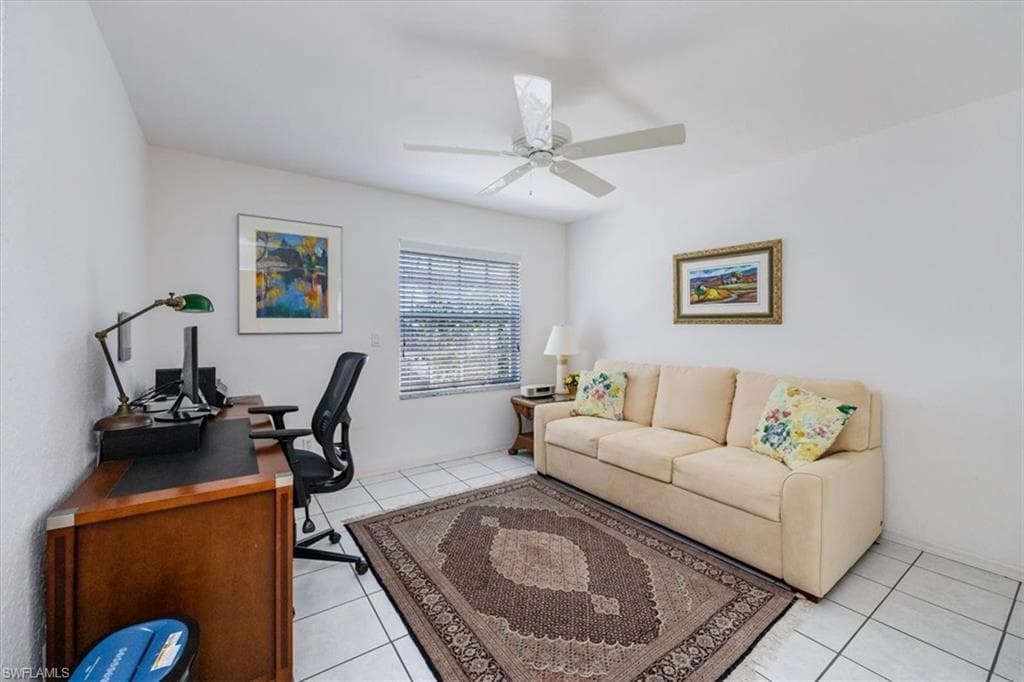 1090 Partridge Cir 201, Naples, FL 34104-20