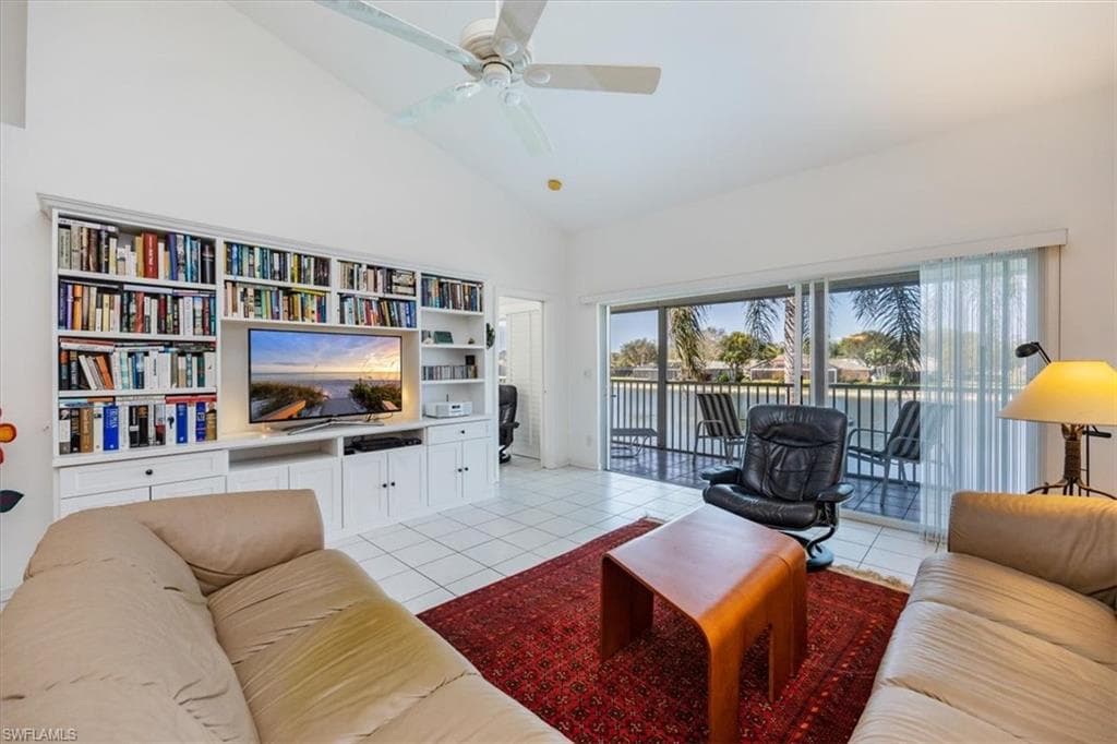 1090 Partridge Cir 201, Naples, FL 34104-4