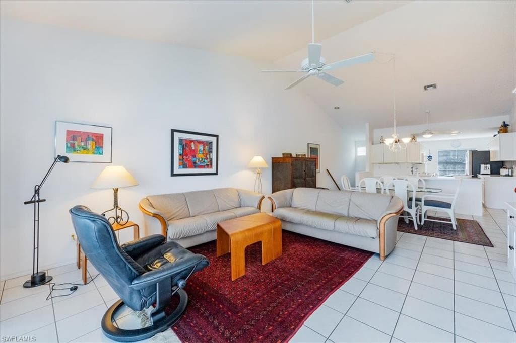 1090 Partridge Cir 201, Naples, FL 34104-6