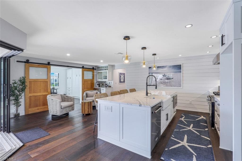 334 Polynesia Ct, Marco Island, FL 34145-8