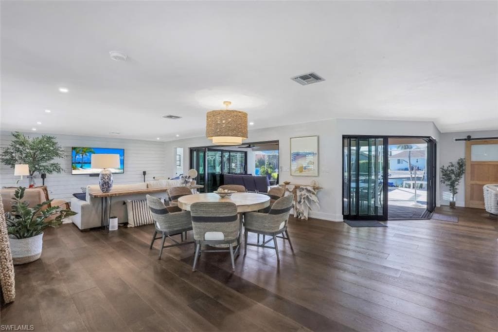 334 Polynesia Ct, Marco Island, FL 34145-9