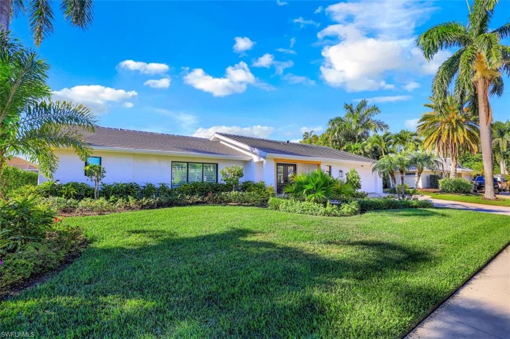 334 Polynesia Ct, Marco Island, FL 34145-1