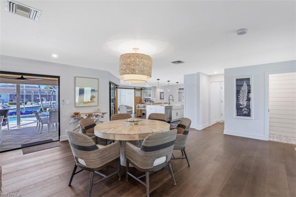 334 Polynesia Ct, Marco Island, FL 34145-7