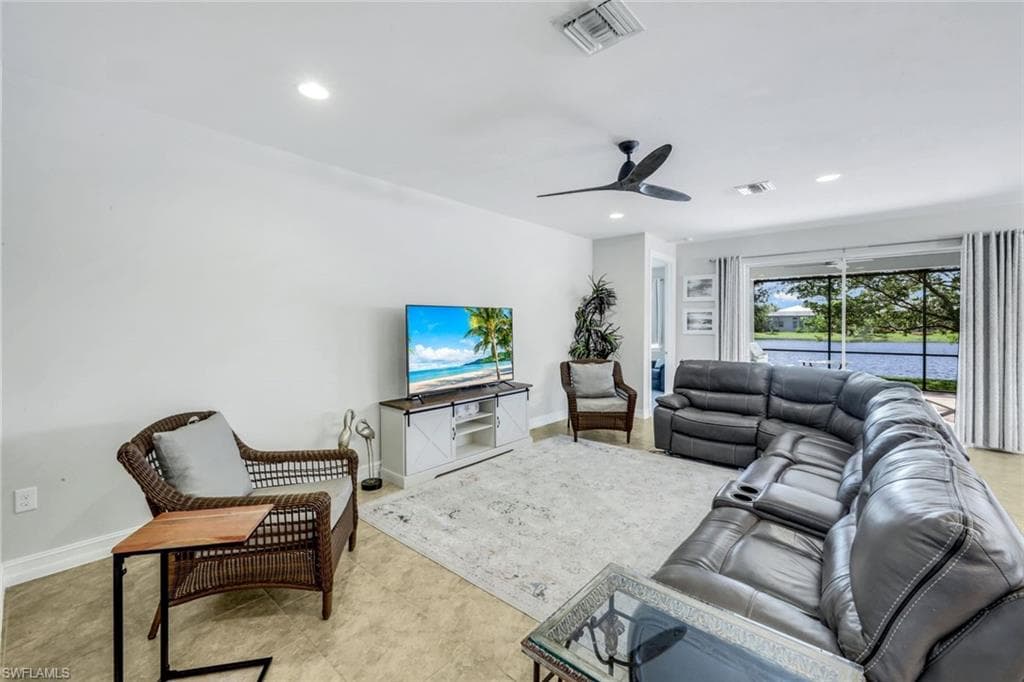 14639 Topsail Dr, Naples, FL 34114-8