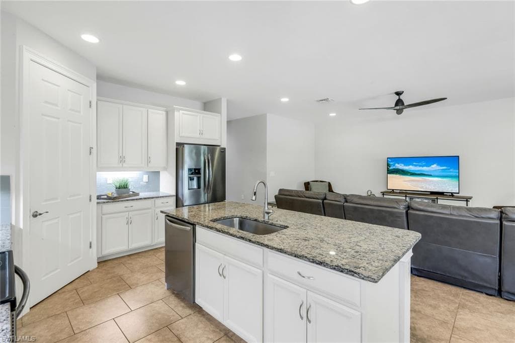 14639 Topsail Dr, Naples, FL 34114-12